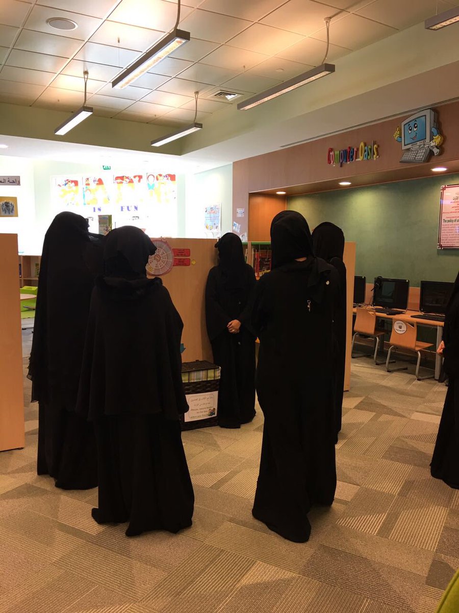 أقيمت الدورة التعريفية للإختصاصي مراكز المصادر للتعريف بمشروع كتابي ينبض بالحياة ضمن برنامج تبادل  الزيارات قدمتها الاختصاصية آمنة الشامسي