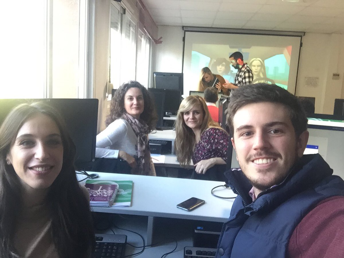 Hoy en <a href="/cepmalaga/">CEP de Málaga</a> aprendemos de #ABP con <a href="/rosaliarte/">Rosa Liarte Alcaine</a> 😃👏🏼👏🏼
Luego corriendo a la experiencia #flippedUNIR <a href="/caotico27/">Antonio J. Calvillo</a> 
INTENSO!! 
#educación