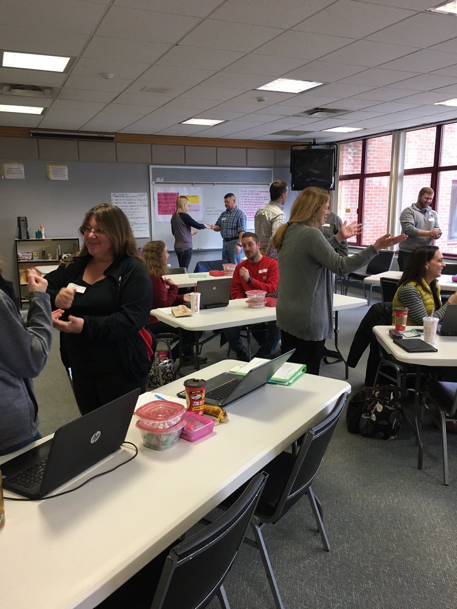 SMetzgerLMW's tweet image. Extreme Rock Paper Scissors #icebreaker #steamforum @eschanbacher @theresagray @NoBigShakes @kaitlinanne13 @SConti09