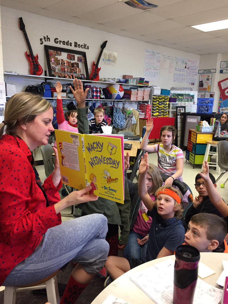 khill_lcps's tweet photo. Reading Wacky Wednesday on this Wacky Wednesday! Thanks Dr. Seuss for this wonderful book! @emerickelem1967 #feelingwacky 🤡👩🏽‍🎤💃🏽🕴🏽 https://t.co/eidXGF22sg