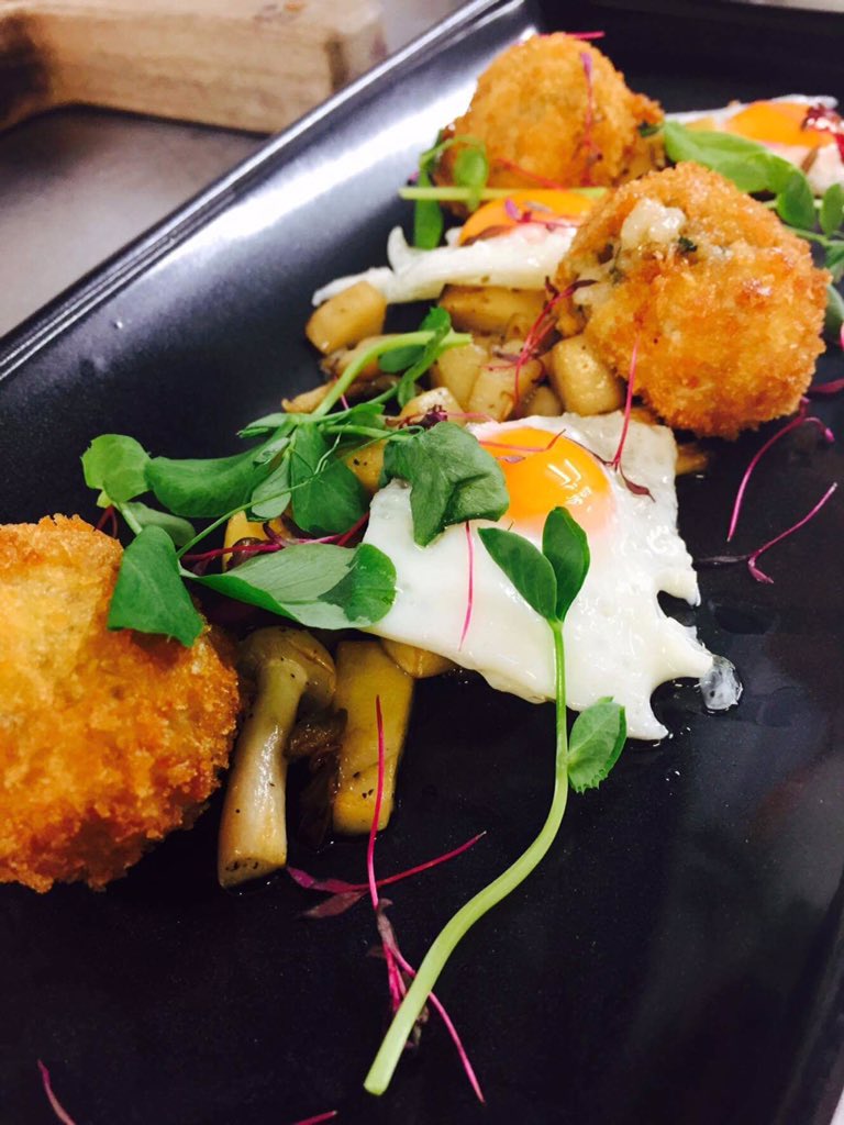 EastClose's tweet photo. Sneak peak at our Valentines menu! Wild Mushroom Arancini with Quails Eggs and Watercress 💘 Book on 01425672404 or on the Open Table Website https://t.co/4uXOwMgydd