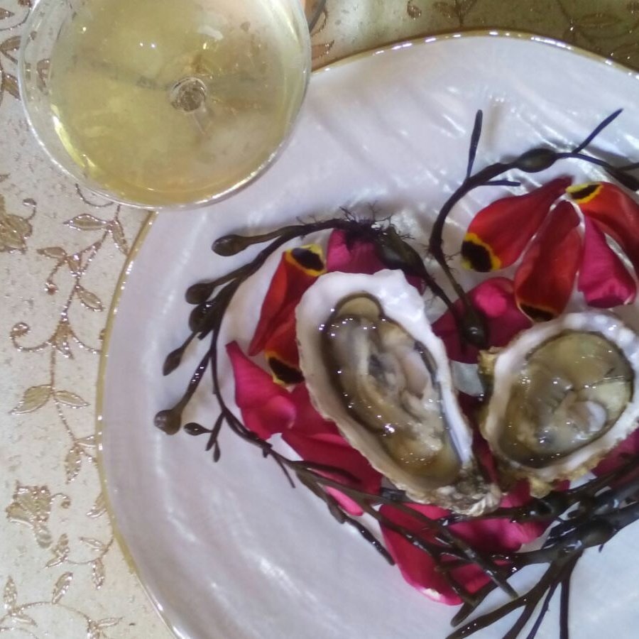 Brest_oyster's tweet photo. #verona_in_love #SanValentino2017 #love #brestverona #oyster&amp;champagne w.e. degli innamorati. Su prenotazione. Tel. 045591385 https://t.co/JhFrcOTJPG
