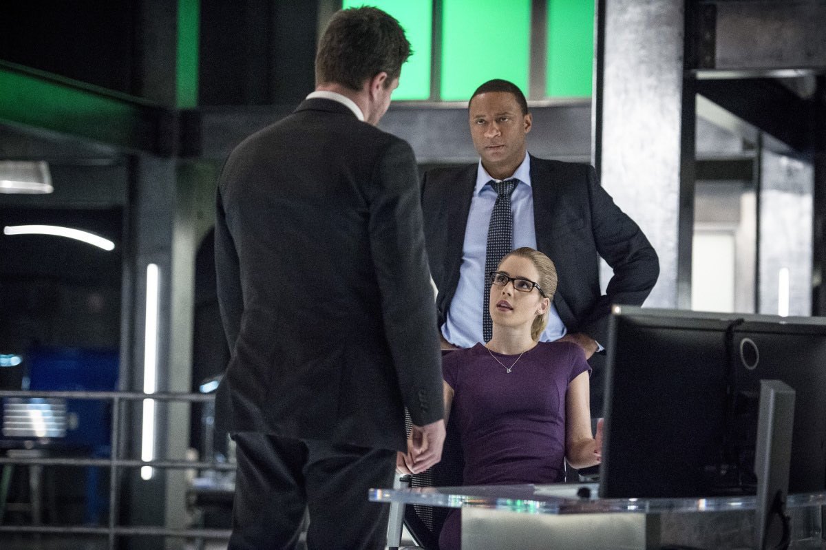 StarlingCityJ's tweet photo. Happy #Arrow day 😁🙌 tonight we go to Russia, #OTA is back together, Oliver &amp; Talia, Anatoly, Felicity in Bratva undercover &amp; much more 💚🎯💚🎯 https://t.co/50ClCClaM4