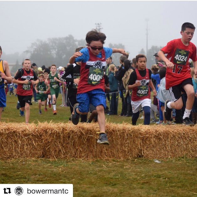 nikeportlandxc's tweet photo. Future so bright, gotta wear shades. 

#PDXC #nikerunning #bowermantc https://t.co/SaU2GpAyHN