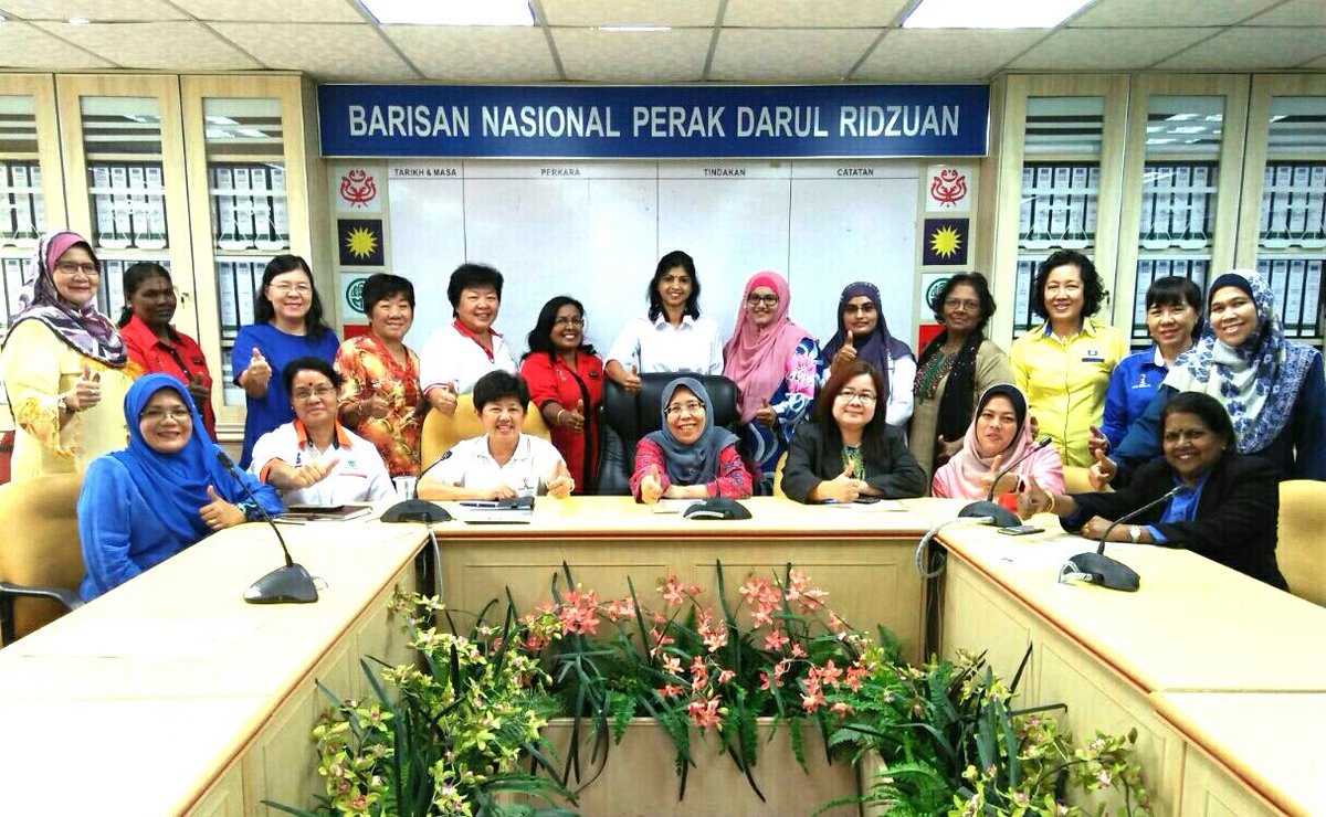 helentpg's tweet photo. Mesyuarat Wanita BN Negeri Perak @ Bangunan Umno Ipoh, Perak 7.2.2017 @m_kayveas https://t.co/Gj9hEKqISV