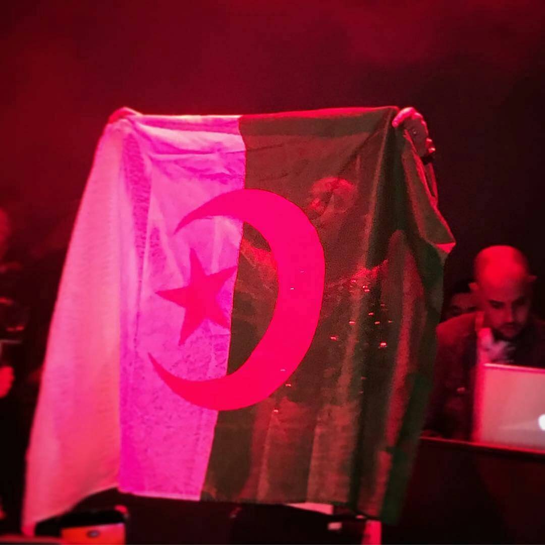 Lacrim_Officiel's tweet photo. 🇩🇿 🇩🇿 🔥
#Dz #Lacrim #Traitres #ForceEtHonneur https://t.co/PmiTt155X8