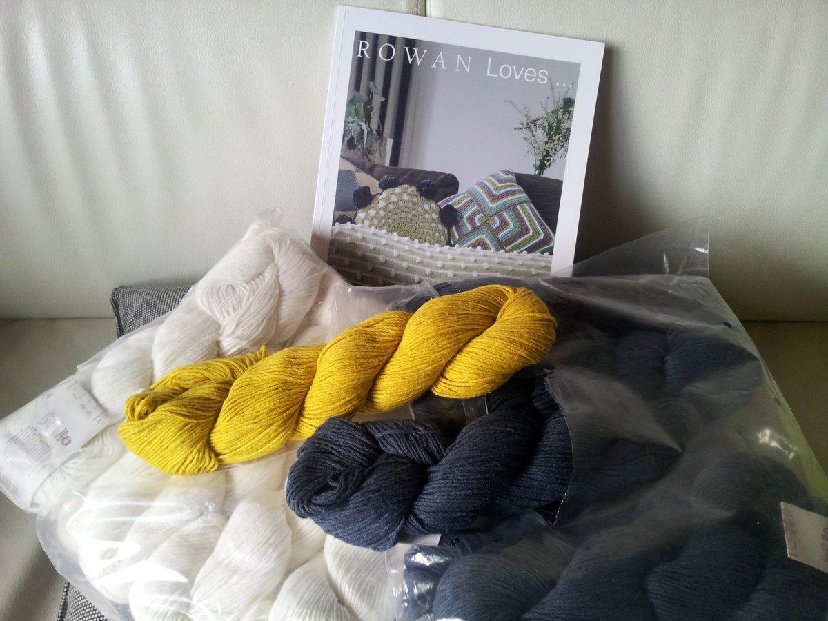 urehner's tweet photo. The "waiting for yarn time" is over! Now busy!
#knitrowanbyme #rowanyarns #rowanloves https://t.co/RJyJ8RunIh
