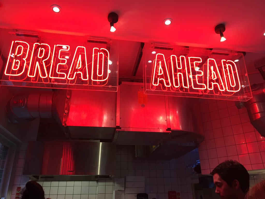 LucyQueenan136's tweet photo. Favourite place for doughnuts #ftgtour #ftgconf @MCAInsight https://t.co/6C8Wg7A4Rh