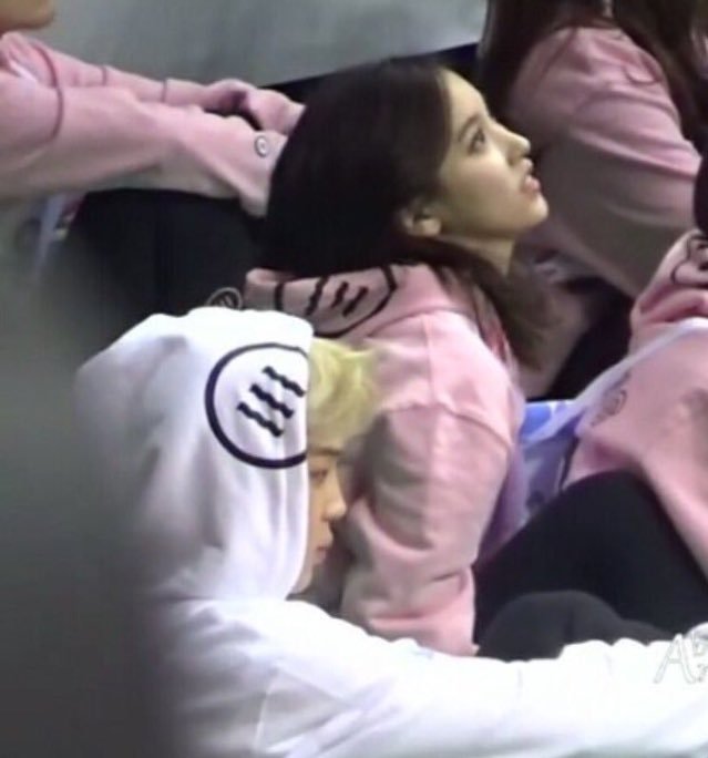 army_ais's tweet photo. #Jimina sit together🤗❤ https://t.co/i9ty0S5ssj