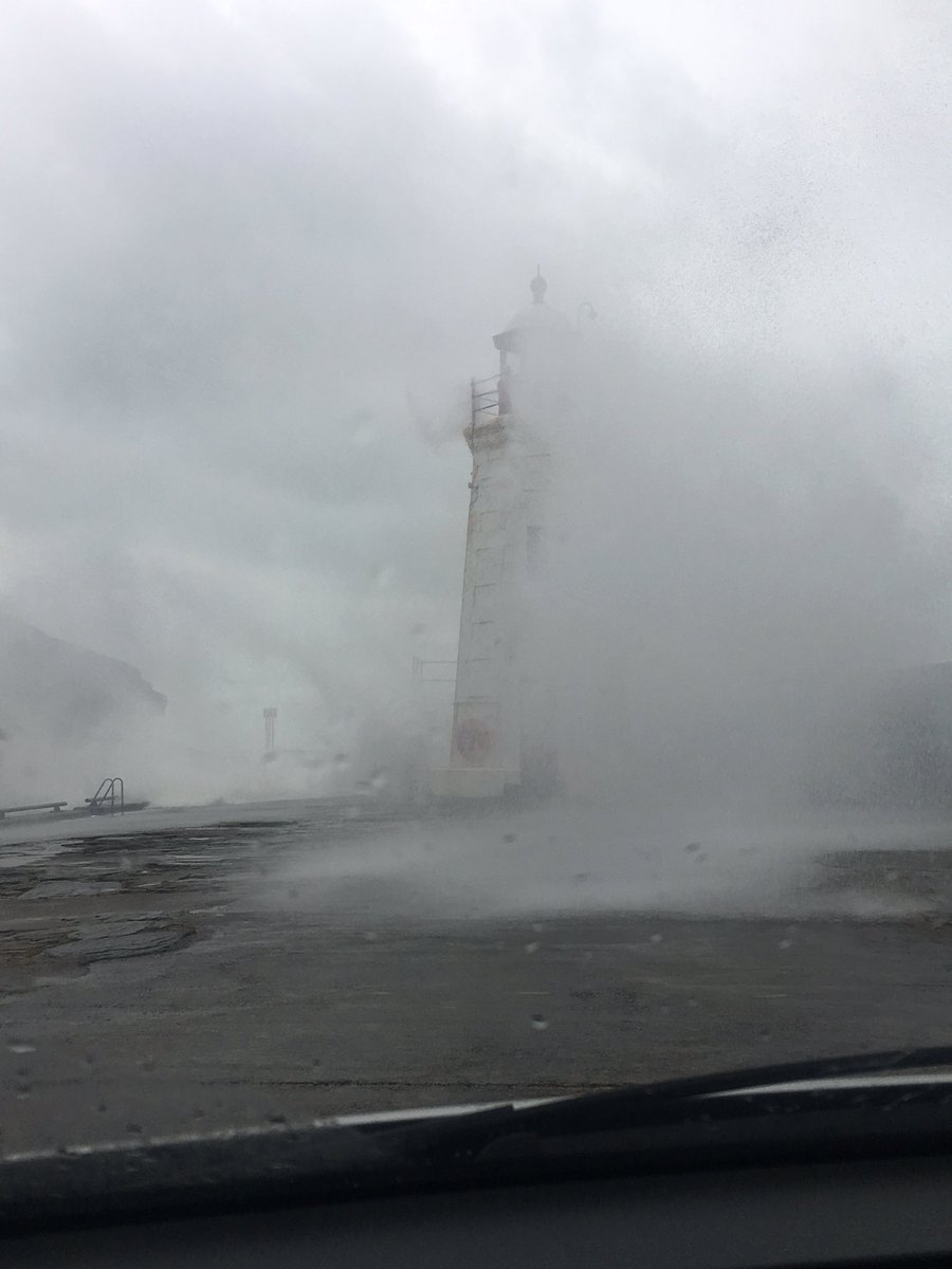 MontgomeryKerry's tweet photo. Big bad waves @lybster today ❤️👌🏻 https://t.co/2p5B0oLMNQ
