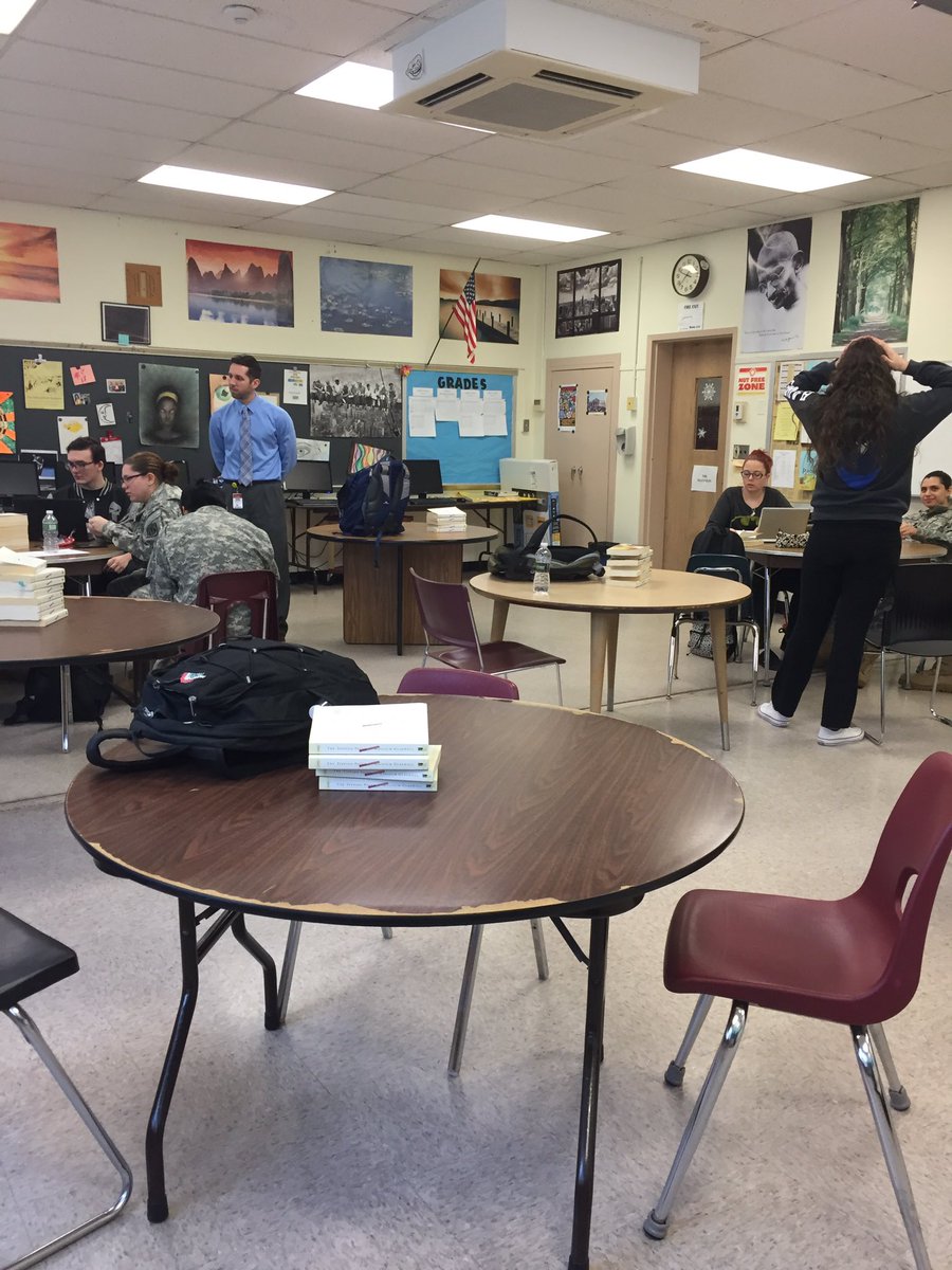 crhs_leadership's tweet photo. Working on our 'Space Program' stay tuned for more info! #leadership #LeadersGetSocial https://t.co/0u81VrDVxB