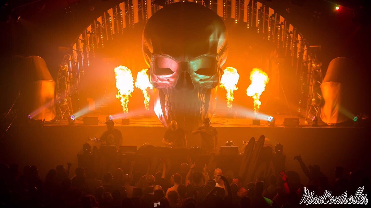 IntervisualLP's tweet image. #MINDCONTROLLER2017 @Official_AOD @hemk48e #LASERSHOW #SPECIALEFFECTS INTERVISUAL.NL