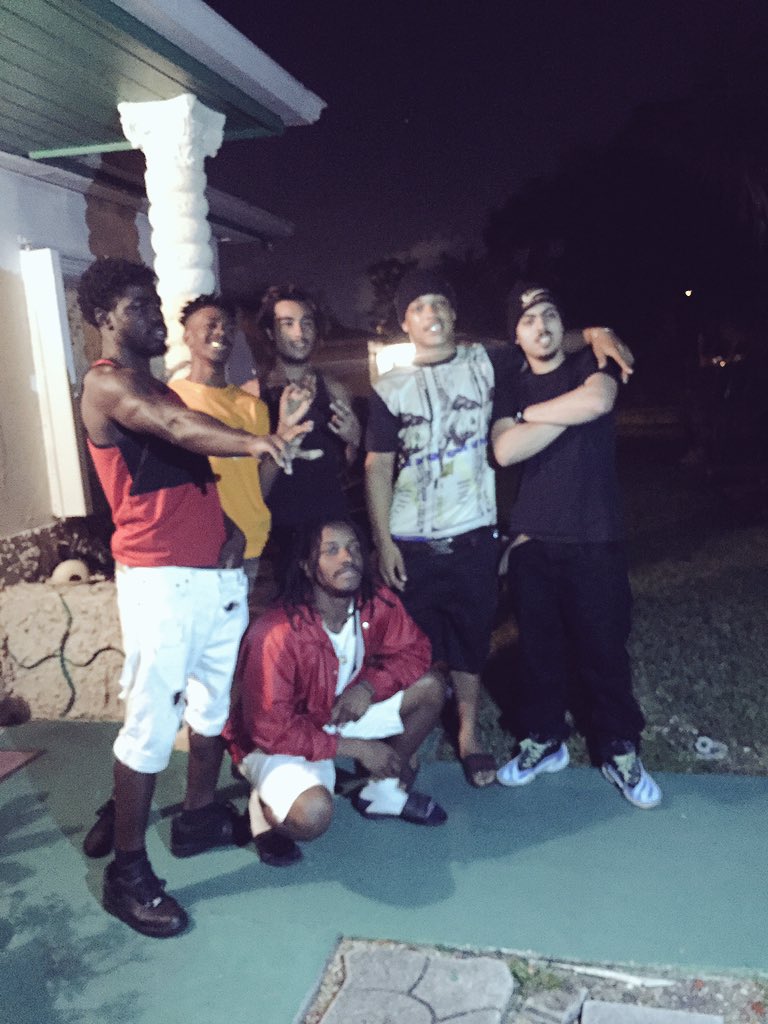 Stl_Bam's tweet photo. Still them same young niggas who ain't give no fuxks. #STL #RIPED #LONGLIVEEDWIN #LLE https://t.co/wisAUc5iMG