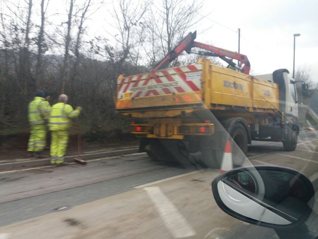 Macson03's tweet photo. Thanks @MedwayHighways for clearing the A228 Formby Rd pavement mud, great job and sooooo much safer https://t.co/VAh4mNw3Yh