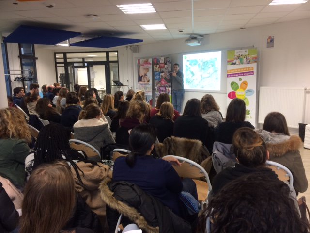 Découverte du quartier <a href="/HumanicitELomme/">Humanicité Officiel</a> et des @AtelHumanicite par des lycéens de Roubaix et Tourcoing #Médicosocial #Innovationsociale