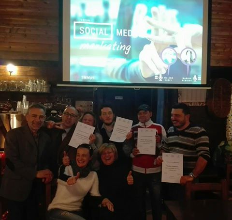 ConfcommercioPe's tweet photo. Venerdì 3 febbraio 2017
Consegna finale attestati corso #socil #media #marketing  

@TizianaIozzi 
@MarinaRendine https://t.co/PcKyY6xgPy
