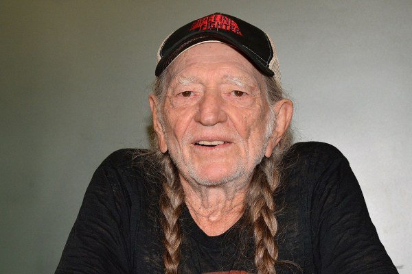 Willie Nelson Cancels Concerts in Arizona, New Mexico trib.al/xD66Jr7