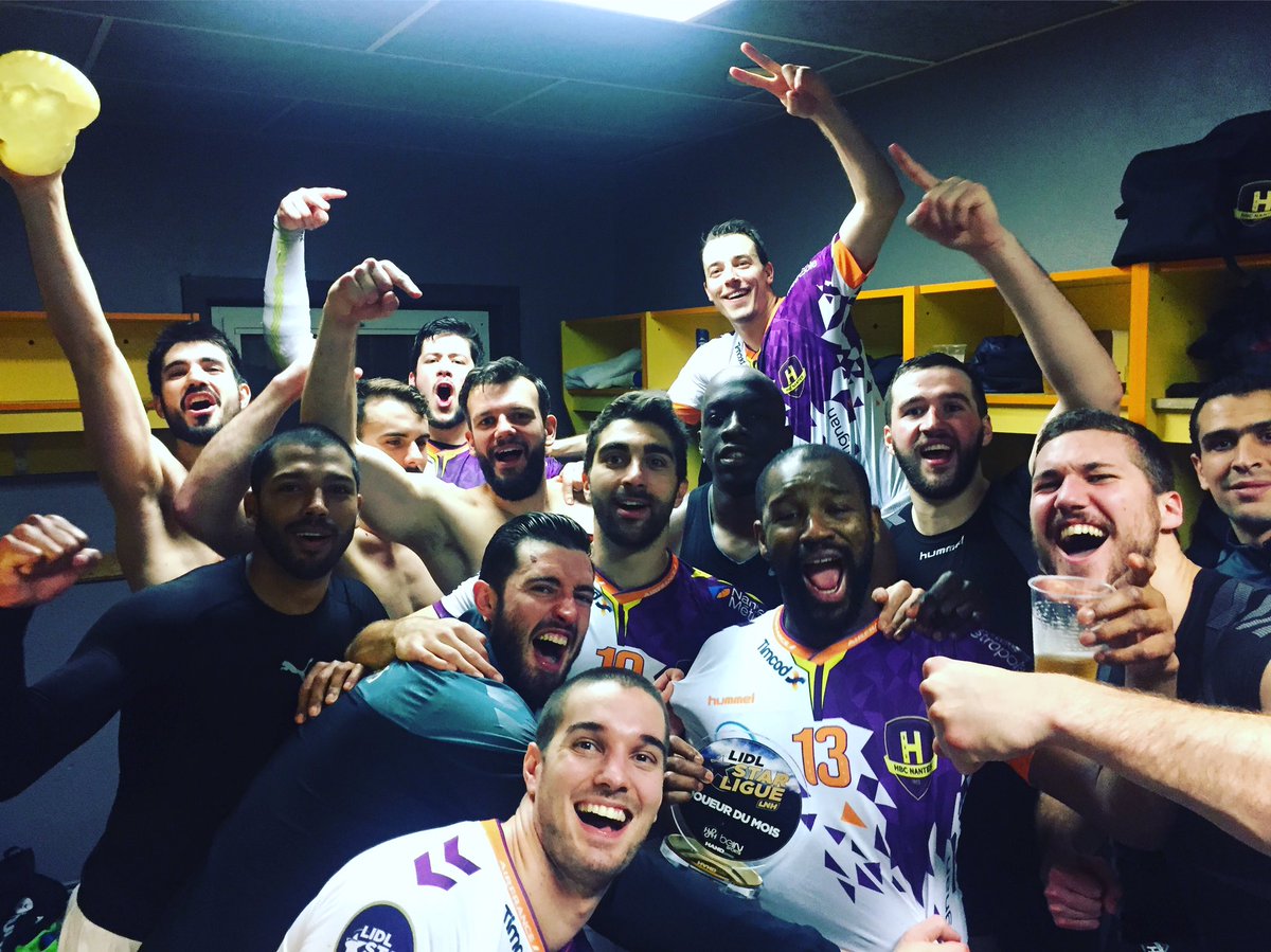 CyrilDumoulin's tweet photo. Belle victoire pour cette reprise à Aix ! Prêts à ne rien lâcher !!!
#tousH #reprise #onenchaine https://t.co/tTLZS6eys3