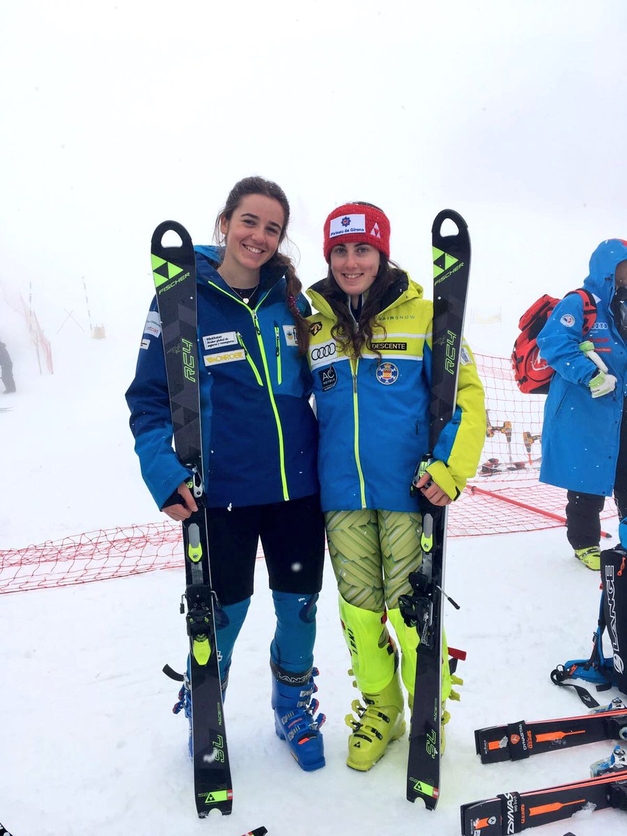 Avui la @NuriaPauRomeu ha quedat 5a i la Mirentxu Miquel 9a en #eslàlom #FIS a #Montalbert 🇫🇷! L'enhorabona noies #fceh #rfedialpino