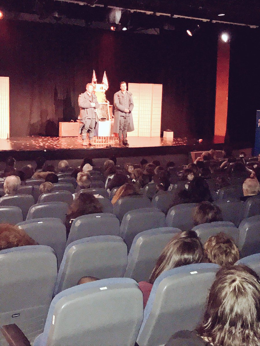 IF_Barcelona's tweet photo. Les acteurs du "Petit poilu illustré" répondent aux questions des spectateurs ! #ifbcn #festivaldetheatreenfrancais https://t.co/StzK5uaAiG