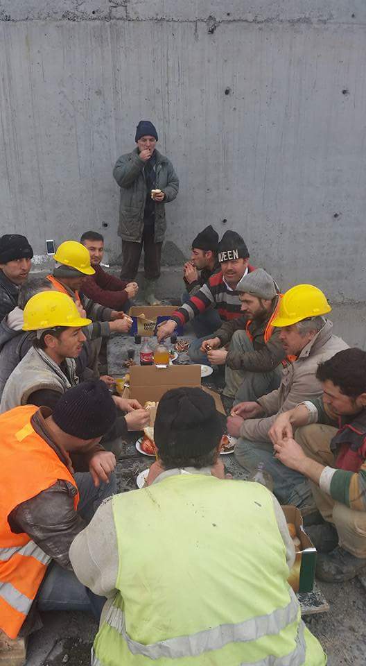 guduk_serdar's tweet photo. KAYA ŞEHİRDEKI 48VİLLA + 6 OTOPARK SERİ bir ŞEKİLDE YAPILMAKDA HADIMKÖYDEKI KENT MEYDAN PROJESIDE TEMEL KRO BETONU DURMAKSIZIN DEVAM EDIYOR https://t.co/23oJSzuLCi