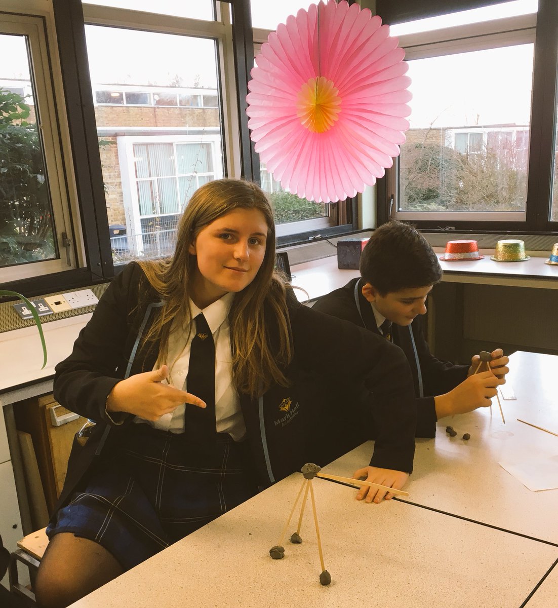 vic_butler's tweet image. Because I promised my amazing and wonderful students I would...@markhallacademy @MHA_Science #lovemyjob #molecularstructures