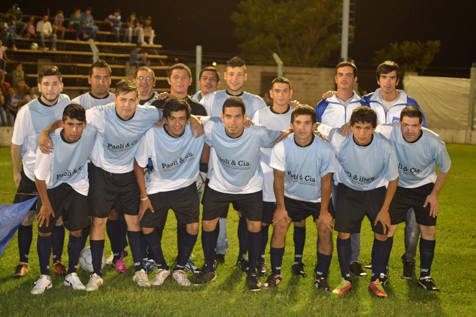 Lahorasports's tweet photo. #FINAL_FINAL #NOCTURNO_DE_LOS_BARRIOS #MIERCOLES #PANCHO_RAMIREZ #LLEVAR_CAMPERA_ABRIGO #LAHORASPORTS
21:30 #LOS_PRIMOS VS #SAN_SEBASTIAN https://t.co/Zpk4xGxu9z
