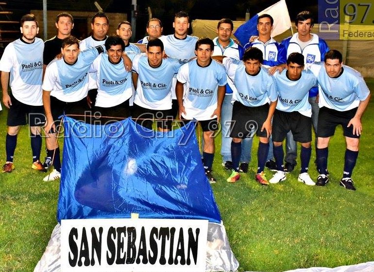 Lahorasports's tweet photo. #FINAL_FINAL #NOCTURNO_DE_LOS_BARRIOS #MIERCOLES #PANCHO_RAMIREZ #LLEVAR_CAMPERA_ABRIGO #LAHORASPORTS
21:30 #LOS_PRIMOS VS #SAN_SEBASTIAN https://t.co/Zpk4xGxu9z