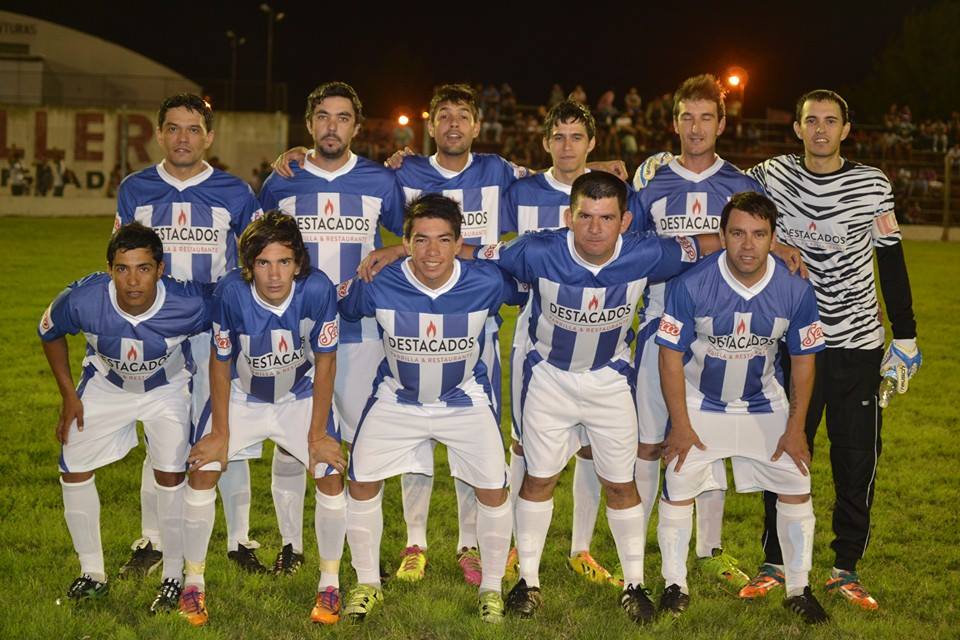Lahorasports's tweet photo. #FINAL_FINAL #NOCTURNO_DE_LOS_BARRIOS #MIERCOLES #PANCHO_RAMIREZ #LLEVAR_CAMPERA_ABRIGO #LAHORASPORTS
21:30 #LOS_PRIMOS VS #SAN_SEBASTIAN https://t.co/Zpk4xGxu9z