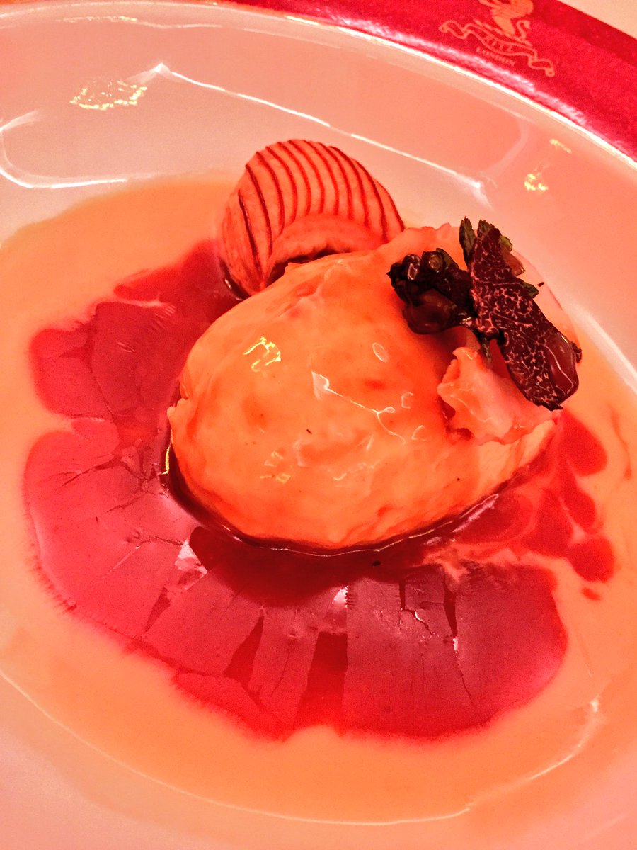 JellybeanAgency's tweet photo. Let the gastronomic feast begin! @theritzlondon with @Plastico_UK @MatthewClarkLtd #ArenaRitz #GreatTable https://t.co/RuoVMQv1W7