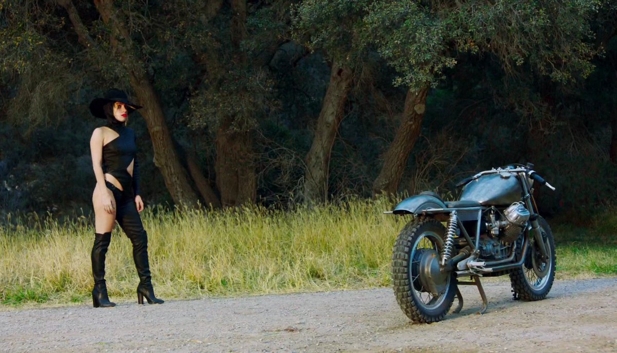 brunowilsonss's tweet image. Semana Gaga é para os fracos, o ano todo é dela! 
@ladygaga lançou o clipe de #JHONWAYNE 🎵