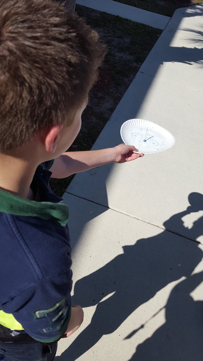 MissJMBailey's tweet photo. My Jr. Scientists learning about our sun! #ShadowClock #MysteryScience @BocaRatonElem https://t.co/cDtieMO0jg