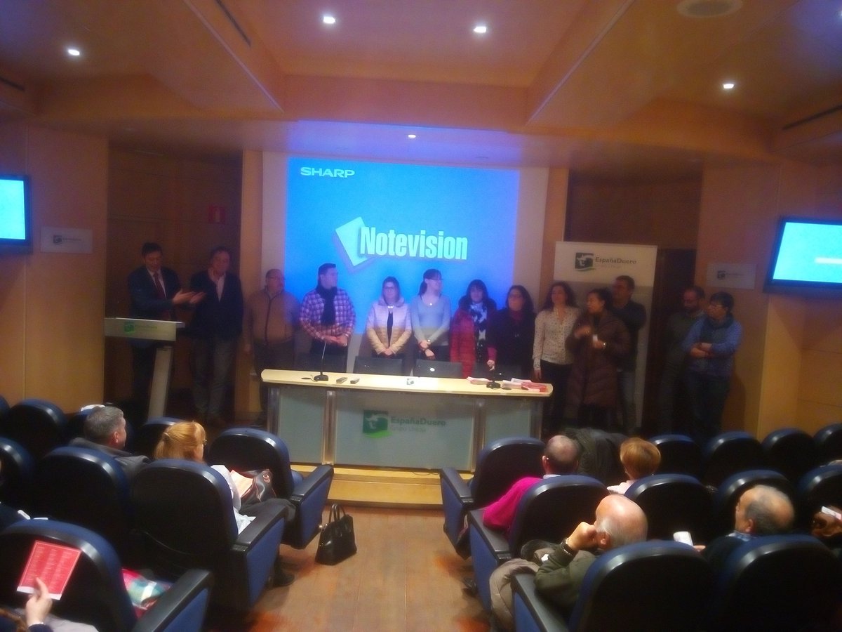 mjesusmh's tweet photo. Pablo Parrilla,presenta al equipo de profesionales que comportan @AgViajesVLL https://t.co/k6a73aSqFT
