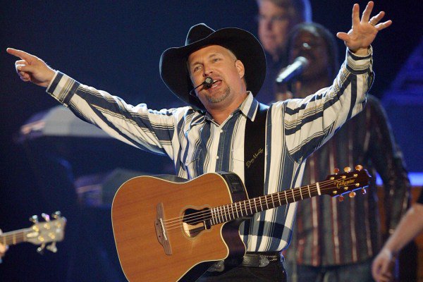 Garth Brooks Bringing World Tour to New Mexico trib.al/bpXBgBX