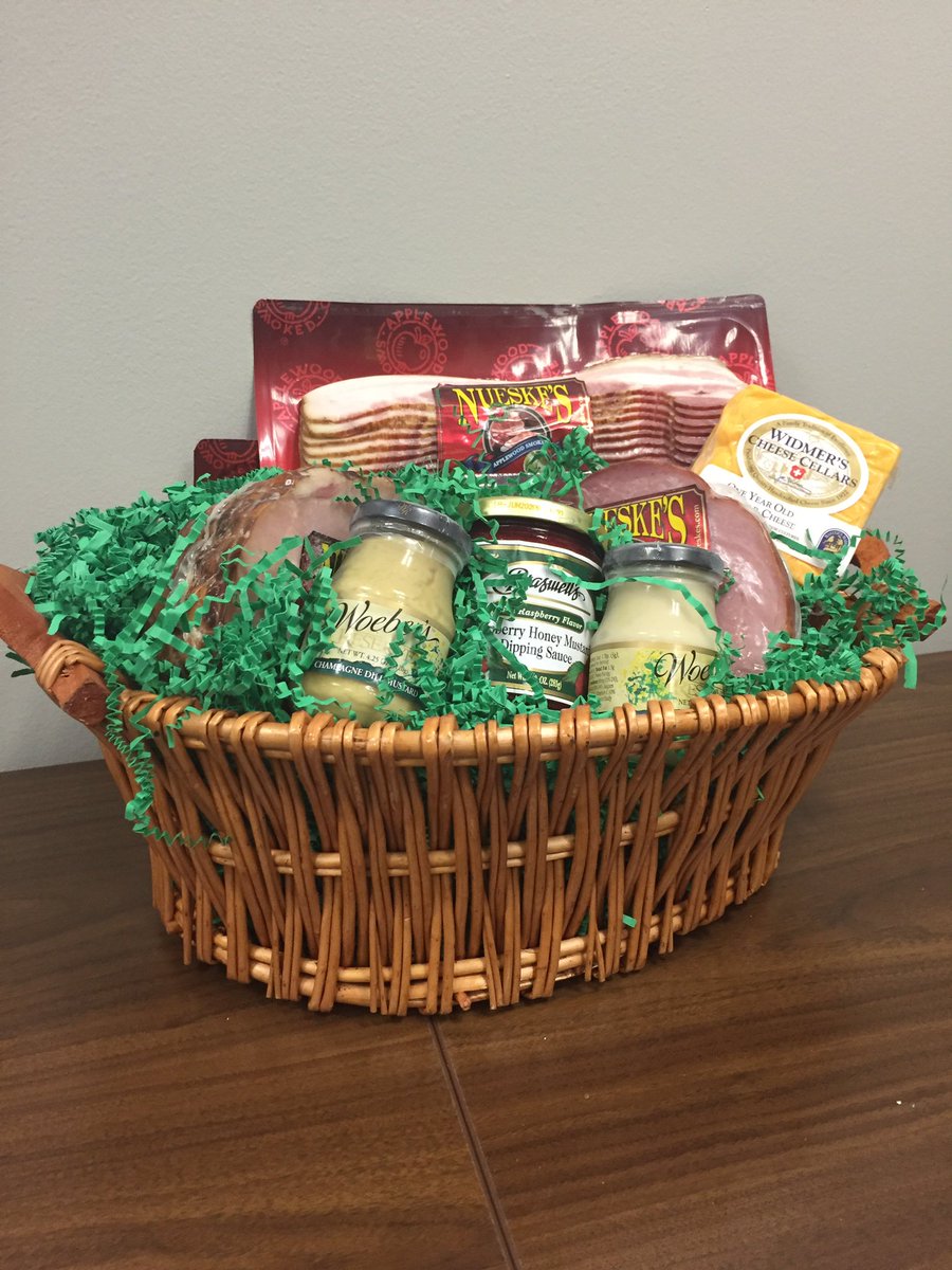 olemissbound's tweet photo. Thank you so much for our gift basket! We were happy to host some of your students on our campus! @uwplatteville 🧀 #higherEdfamily https://t.co/oVszKf1l7g