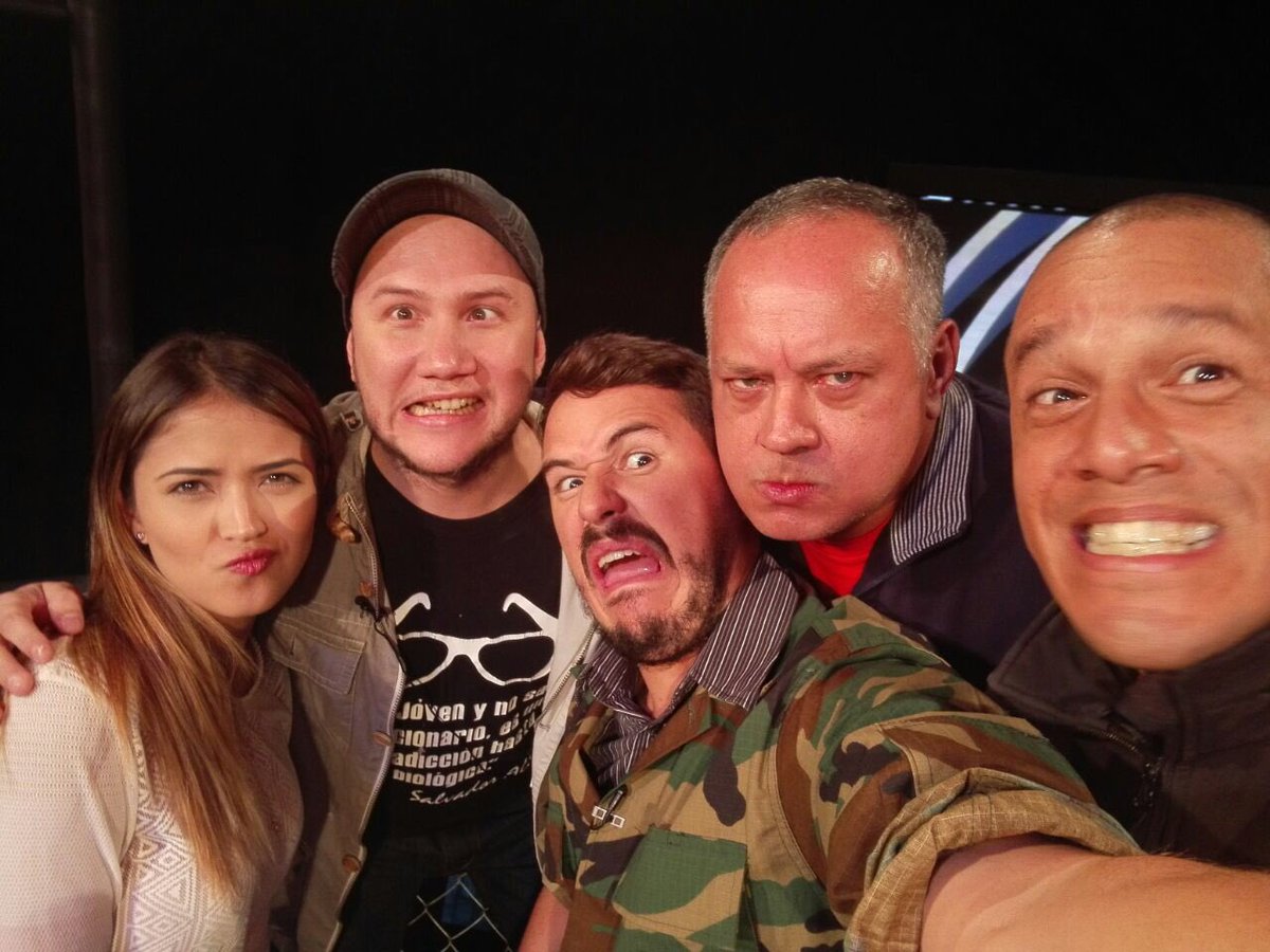 LaZurdaDeChavez's tweet photo. Felicitaciones al programa #3AñosConElMazoDando seguiremos Trolleando escualidos @dcabellor https://t.co/PKe4qQfWv9