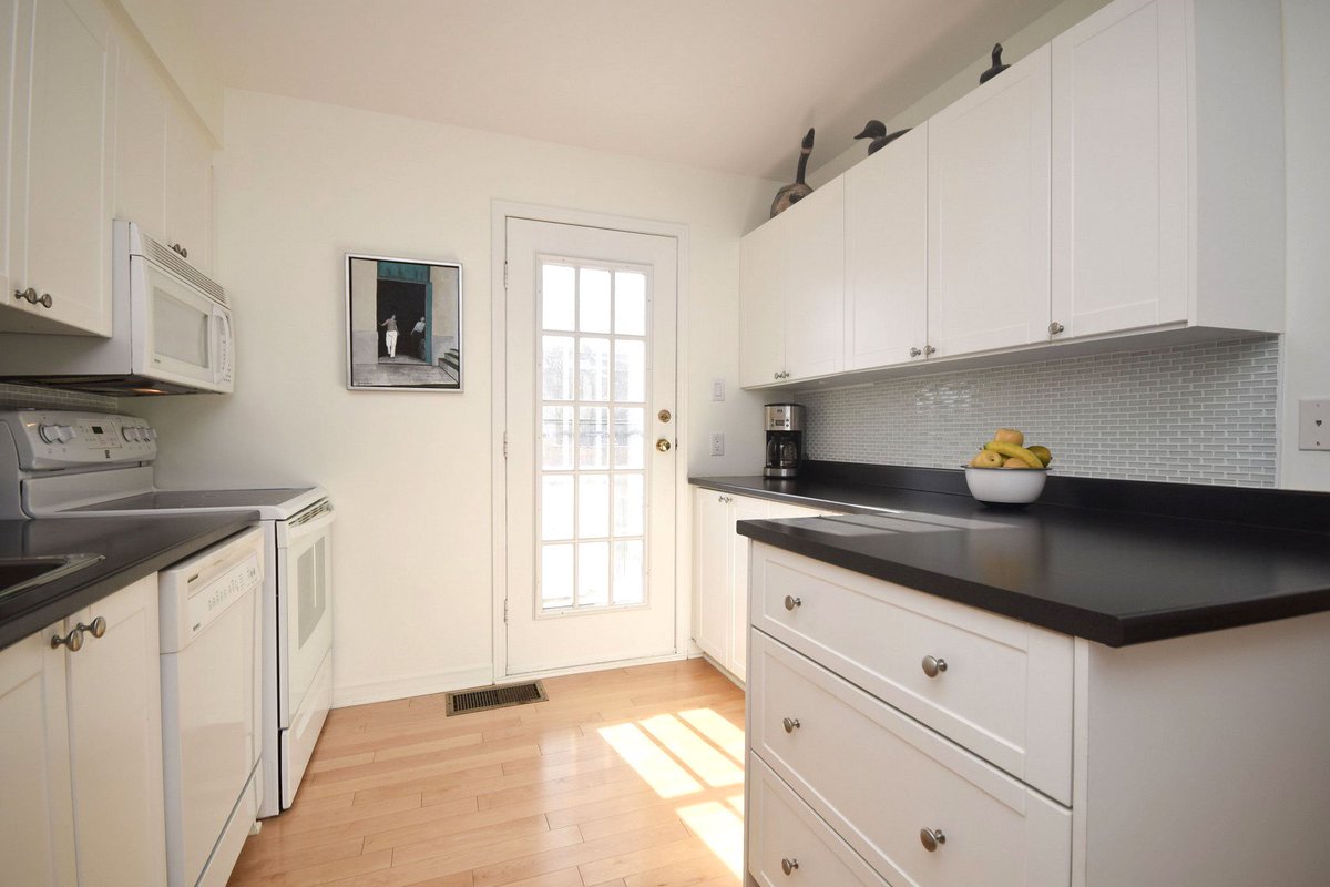 NancyBensonOtt's tweet image. New listing = New Virtual Tour
Historic #NewEdinburgh 2bed/bath #Indoorparking #Inunitlaundry 
#OttawaRealEstate
myvisuallistings.com/vt/228005