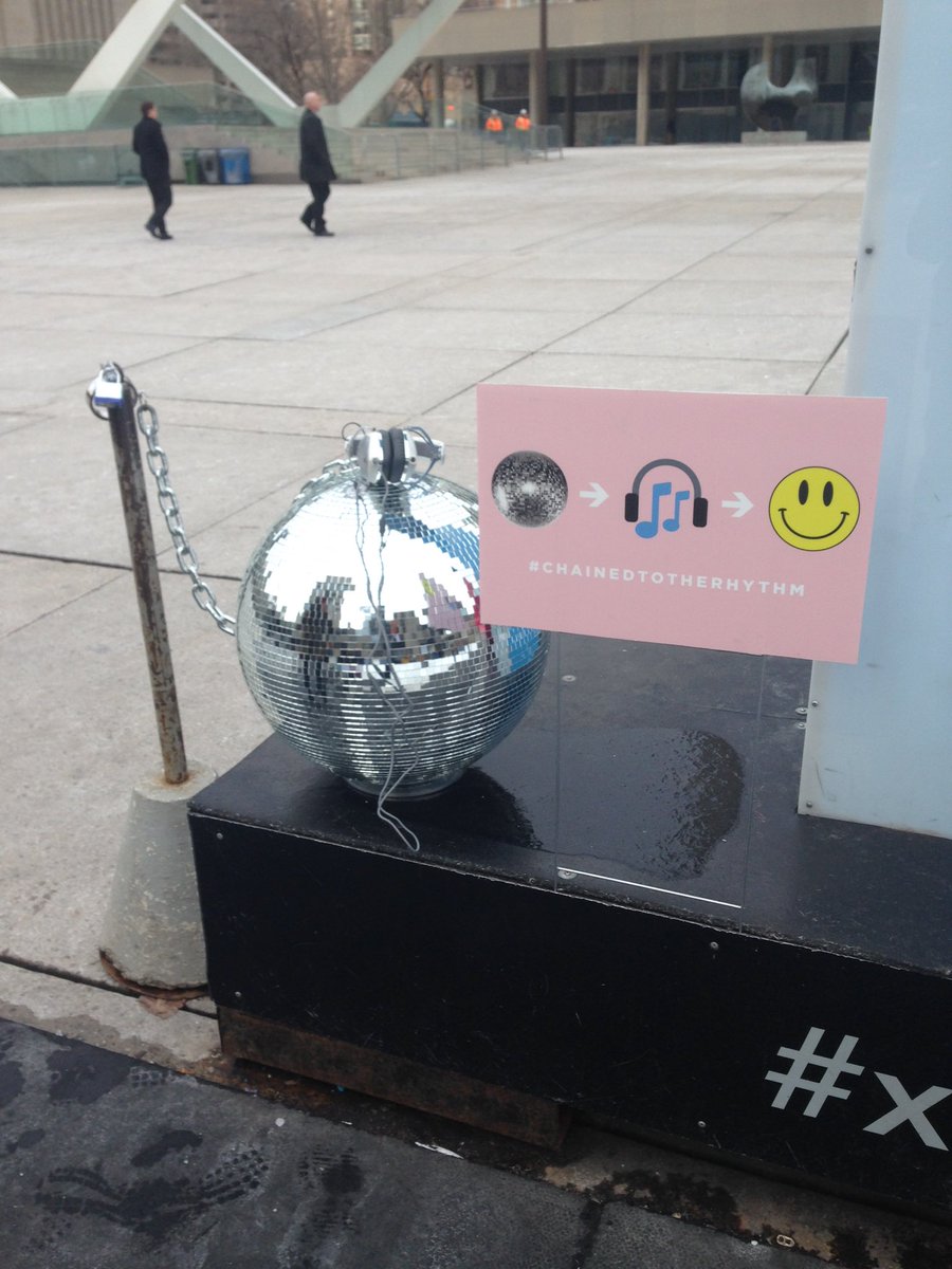 corey369's tweet photo. #KATYISCOMING #chainedtotherhythm #KatyPerry #Toronto @umusic @katyperrylately @katyperry AHHH THE SNIPPET IS AMAZING! Hurry up Friday! https://t.co/iXzxOo7GdW