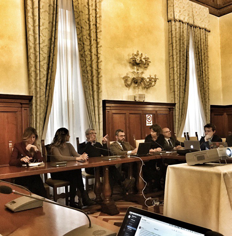 FunzPub's tweet photo. Oggi @mariannamadia ha incontrato @diegopia e i suoi. Avanti con il lavoro insieme a @teamdigitaleIT #cittadinanzadigitale https://t.co/Iphn9xa5e5