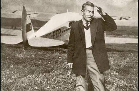 Vecihi Hürkuş yerli bir Uçak yaptı ama üretimine izin verilmedi. Sonra Türk sinemasında Vecihi karakteri sakar bir pilot olarak aşağılandı.