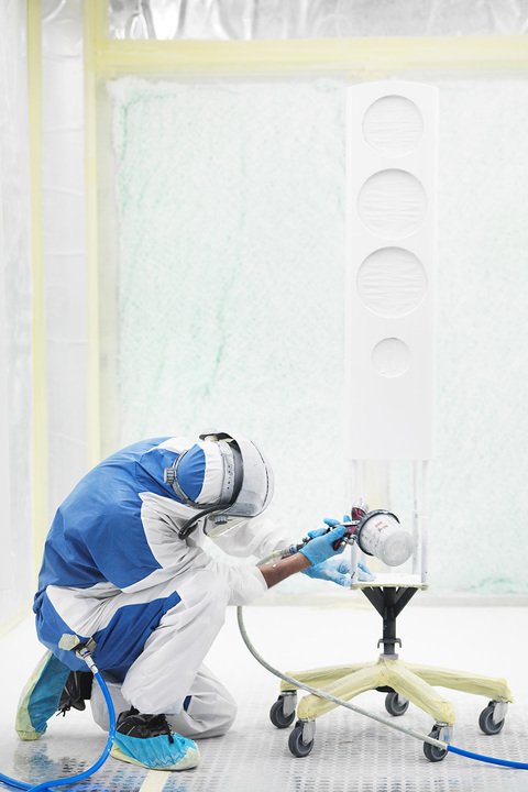 BowersWilkins's tweet photo. All our Satin White 800 Series Diamond loudspeakers are hand painted in dedicated spray booths #BWcraftsmanship https://t.co/nLrDbMdbo3