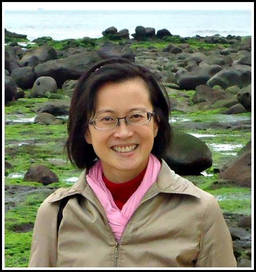 UBC_LDDI's tweet image. Meet our presenter: Shirley Soo
Shirley is a teacher candidate who will share what she knows about LiveBinders tomorrow! #TechInTransit