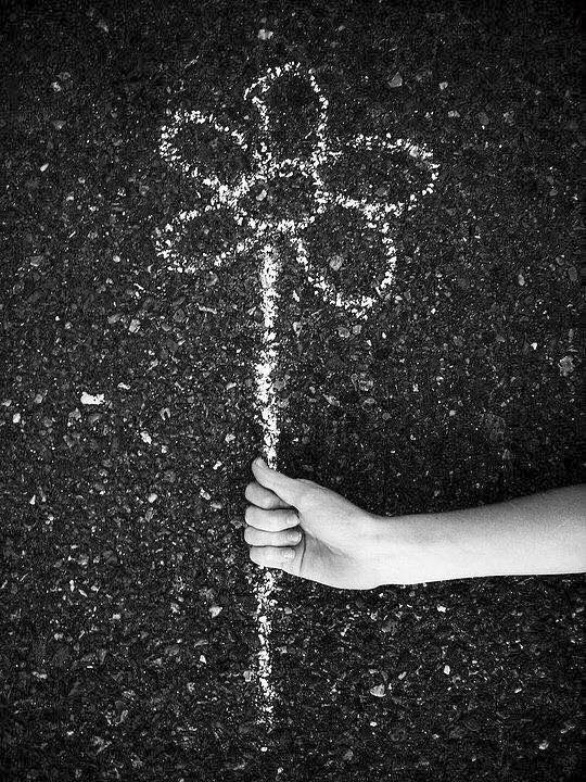 Alettava's tweet photo. #frammenti schegge particelle...sono piccole ma se si tratta di amore...possono creare emozioni💗 https://t.co/UF8JPapTmj