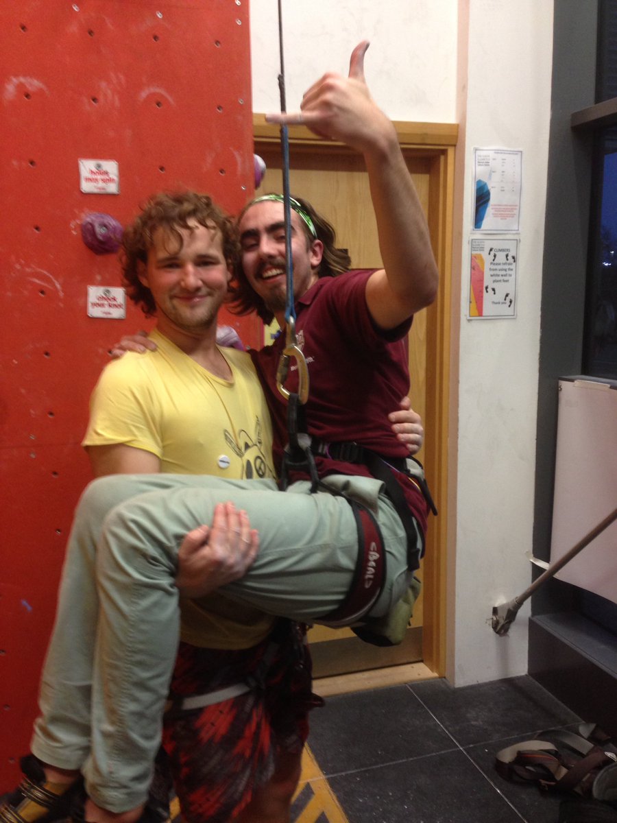 DMUClimbing's tweet photo. Absolutely outstanding effort from @TomGoodall3 who just completed his 110th climb of the day!! 16% of Everest done single handed! #wow https://t.co/q27d4RNHn9