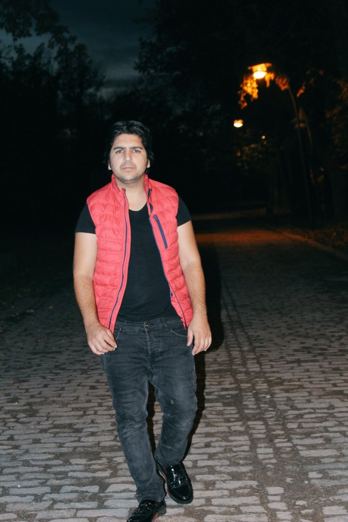 Kim var diye bakmayacaksın sağa sola ben varım diyip yürüyeceksin tek başına..!