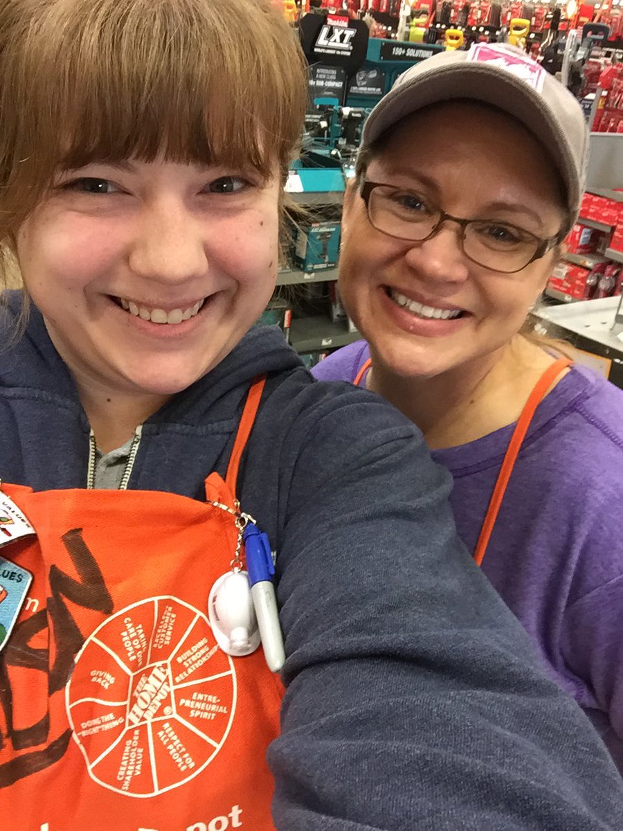 allisonharper21's tweet photo. Love working with this girl! Always a positive attitude! #MakesWorkBetter @frankhouserlau1 @JanaVugteveen @gilbert_alvina @beck_missy https://t.co/cx7xQD6rea