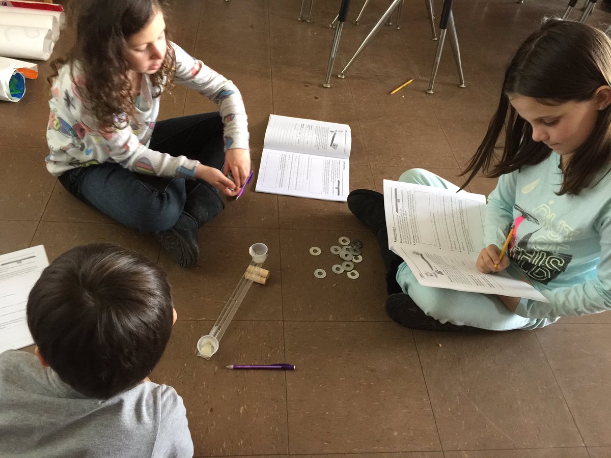 KZaraDaly's tweet photo. We are doing a really fun science experiment about a lever! #2ndGuestTweeter @DalySchool https://t.co/53INs86RH1