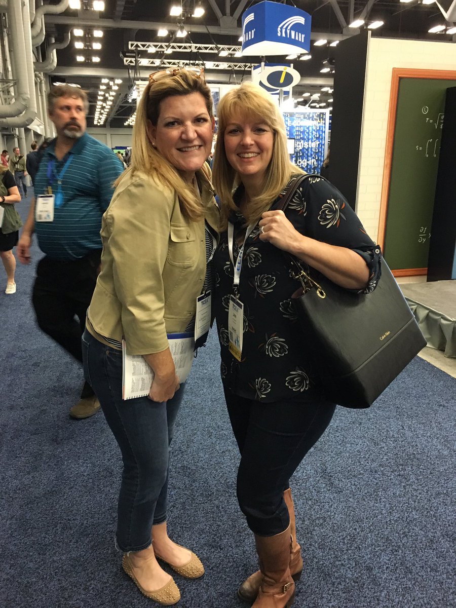 LGPLibrary's tweet photo. @TCEA 2017 @lgpvikings Pinkston ran into former lovely librarian co-worker from @RoyseCityHS @RoyseCityISD @DISD_Libraries @dallasschools https://t.co/dYhokOf7Ft