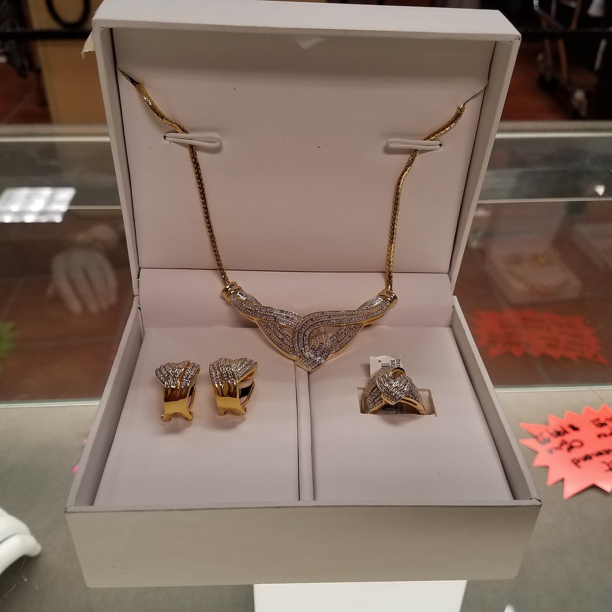 HiddenLLC's tweet image. All jewelry is half off of Valentine's Day 734-340-5189