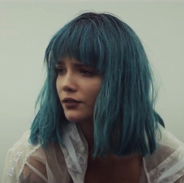 bluexbanshee's tweet photo. ❛❛Like flowers; we blossom and die❜❜ 

・Prairie J. Gallagher ・

➽ Banshee 
➽ Amante de la música. 
➽ #FreeRol 

¿Rt para darme a conocer? https://t.co/utZZywN8Q9